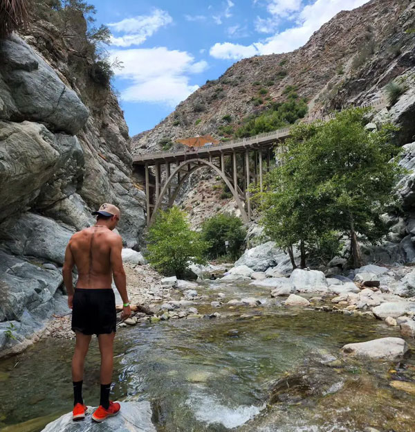 Hike to the Bridge to Nowhere | Instagram: @albie_stayfit