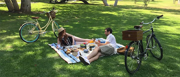 Picnic near Crystal Springs Drive in Griffith Park | Photo: Tuan Lee