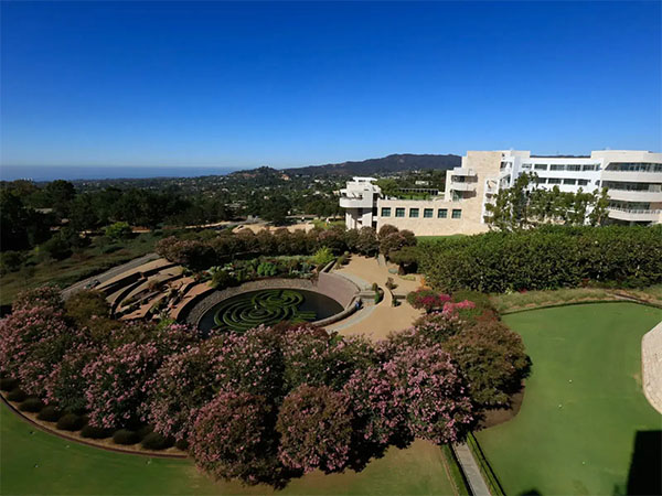 Views of the Central Garden and Pacific Ocean at the Getty Center | Photo: Yuri Hasegawa