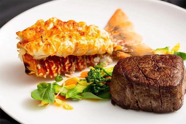Filet Mignon with Australian Lobster Tail | Photo: LA Prime