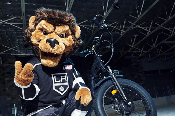 Bailey the Lion | Photo: LA Kings
