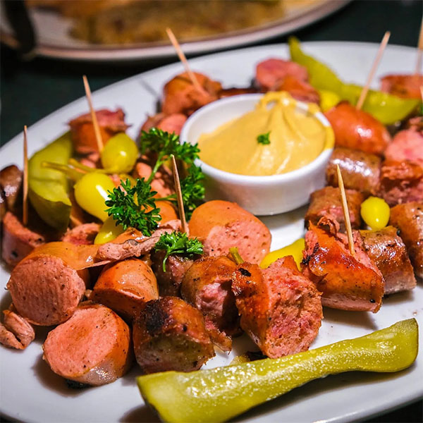Sausage Platter | Photo: Red Lion Tavern