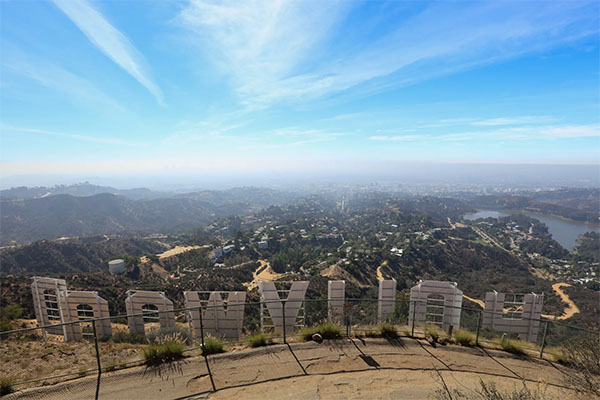 Hollywood Sign viewed from Mount Lee  |  Photo: Yuri Hasegawa