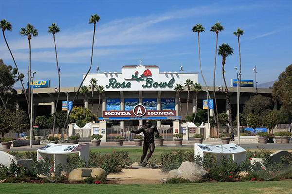 Jackie Robinson statue outside Rose Bowl Stadium | Photo: Yuri Hasegawa