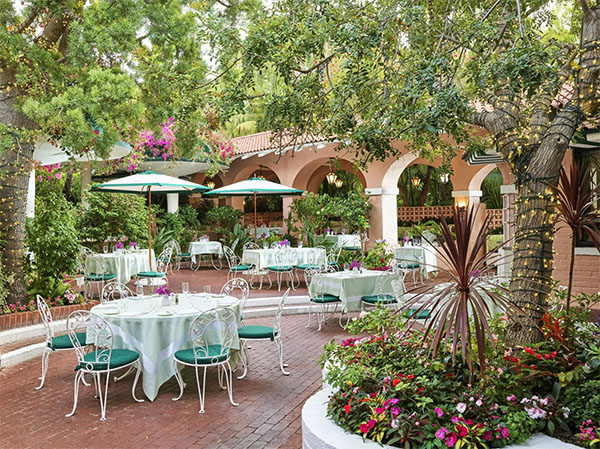 The patio at the Polo Lounge | Photo: Beverly Hills Hotel