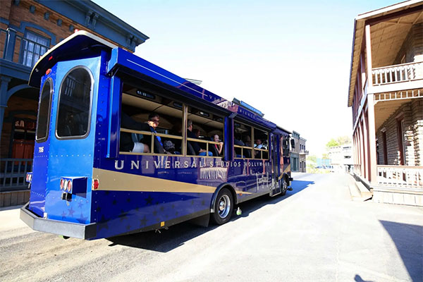 VIP Experience trolley at Universal Studios Hollywood | Photo: Yuri Hasegawa