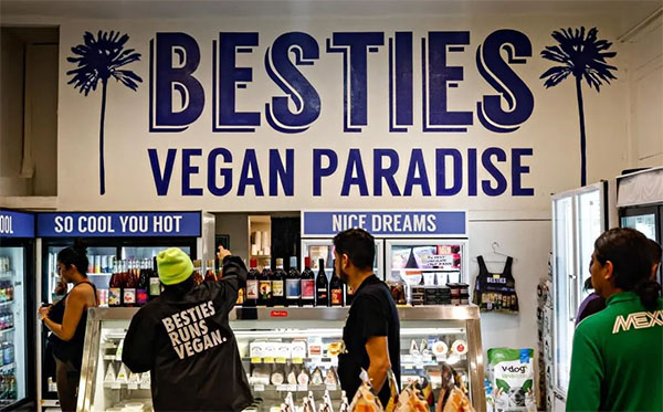 Besties Vegan Paradise | Photo: The Original Farmers Market