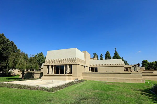 Hollyhock House | Photo: Yuri Hasegawa