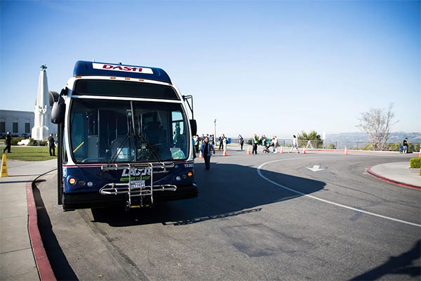 DASH Observatory Bus at Griffith Observatory | Photo: Courtesy of LADOT/LA Tourism