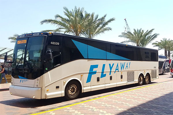 FlyAway Bus at Union Station | Photo: Courtesy of Los Angeles World Airports/LA Tourism