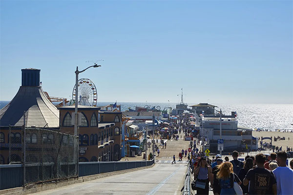Santa Monica Pier | Photo: Yuri Hasegawa