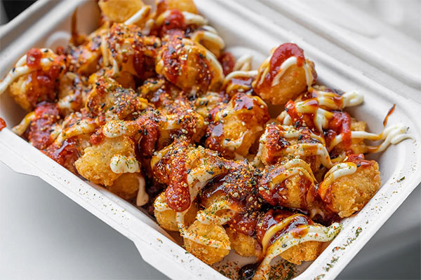 Tsunami Tots | Photo: Jakob Layman, SoFi Stadium