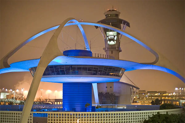 Theme Building at LAX | Photo: Creative Commons, Wikipedia
