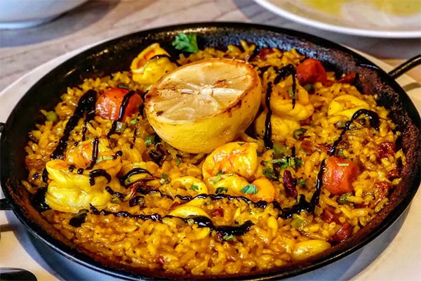 Seafood Paella | Photo: Gabi James