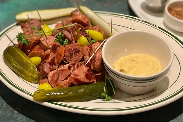 Sausage Platter | Photo: Red Lion Tavern