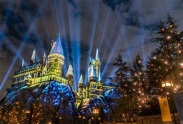 Christmas in The Wizarding World of Harry Potter™ | Photo: Universal Studios Hollywood