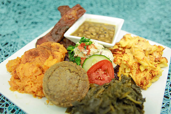 Organic Soul Food Sampler Plate | Photo courtesy of Stuff I Eat