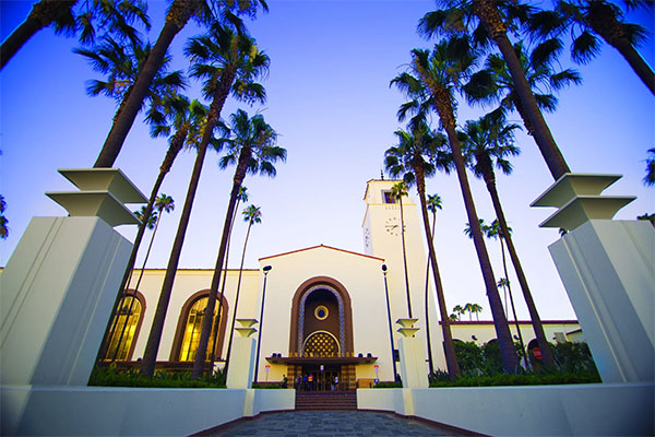 Union Station entrance | Photo: Travis Conklin