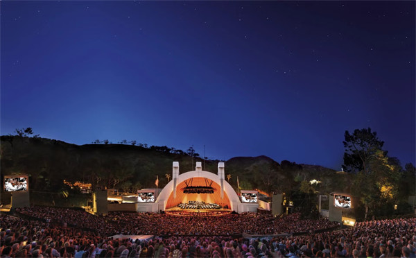 Hollywood Bowl at Twilight | Photo: Yuri Hasegawa