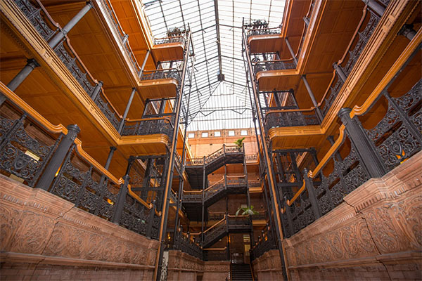 布拉德伯里大厦(Bradbury Building)