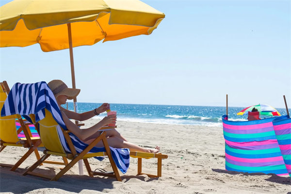Perry's Cafe & Beach Rentals